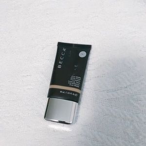 Brand new BECCA ever matte foundation in TAN